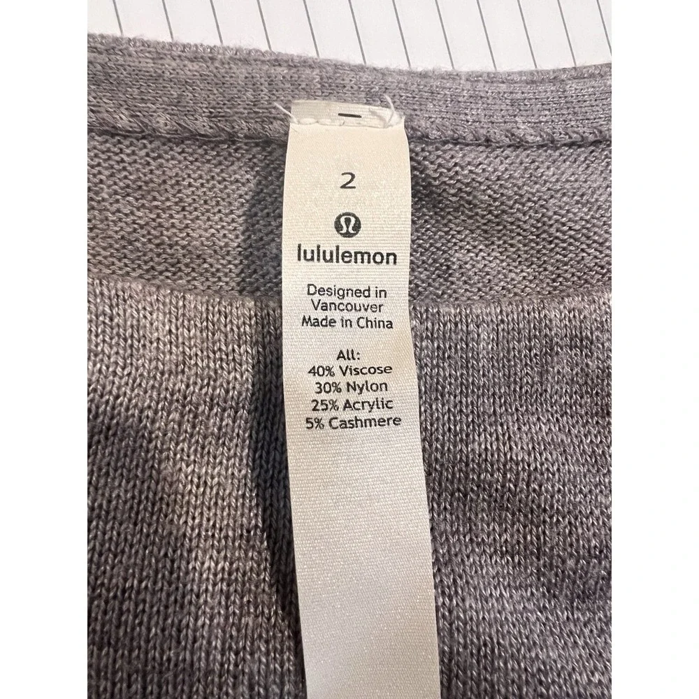 lululemon Women's Sweater Size 2‎ Gray